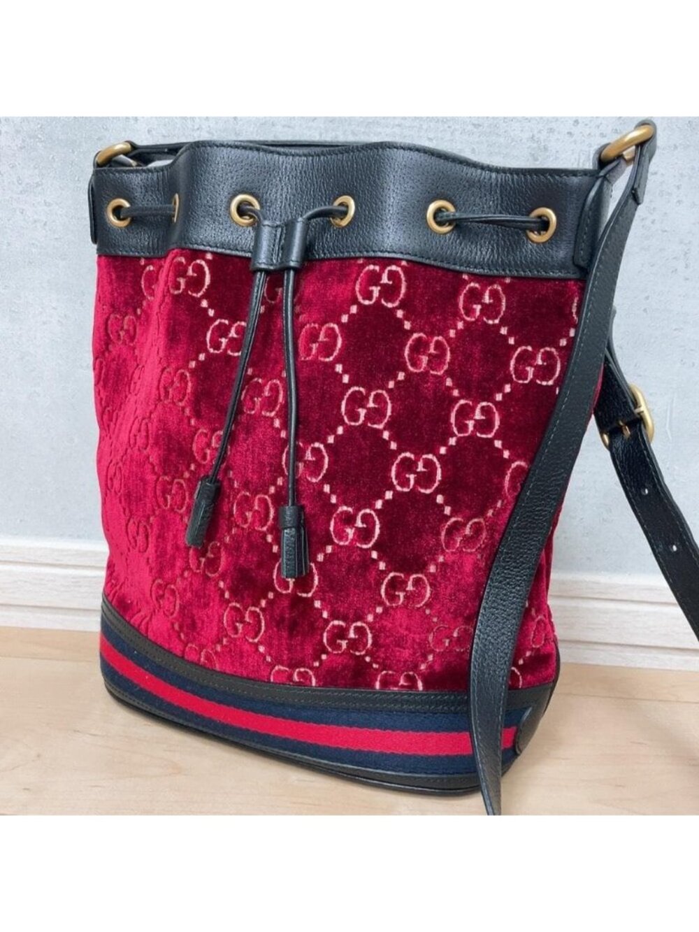 Gucci GG Velvet Drawstring Bucket Shoulder Bag - Picture 1 of 11